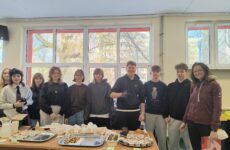 Więcej o: Akcja Schools for Victory